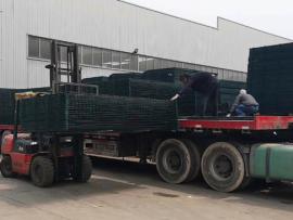 發往新疆伊犁的框架（jià）公路（lù）護欄網